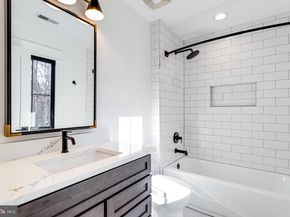 324 Tapawingo Road SE, Vienna VA 22180