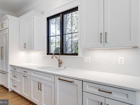 324 Tapawingo Road SE, Vienna VA 22180
