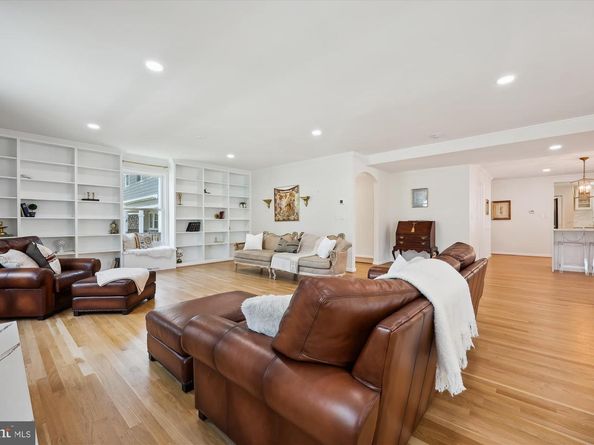 9813 Montauk Avenue, Bethesda MD 20817