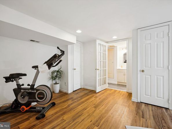 9813 Montauk Avenue, Bethesda MD 20817