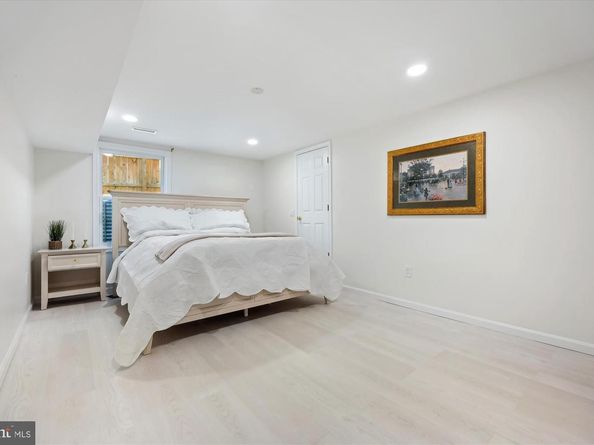 9813 Montauk Avenue, Bethesda MD 20817