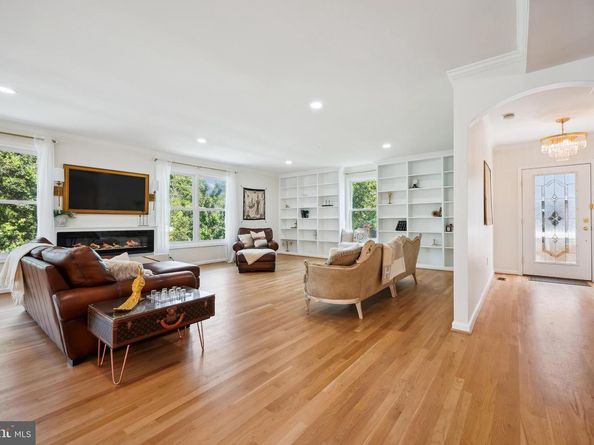 9813 Montauk Avenue, Bethesda MD 20817