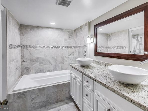 2111 Wisconsin Avenue NW 109, Washington DC 20007