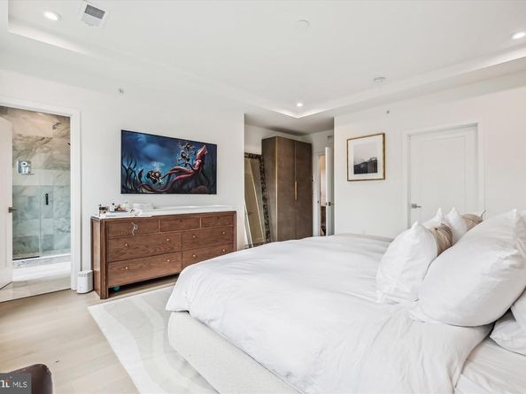 7585 Sawyer Farm Way 904, Mclean VA 22102