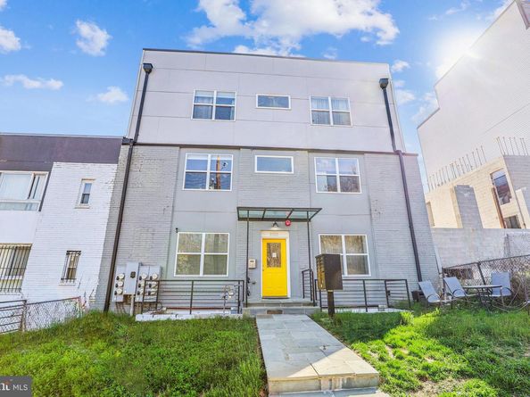 2221 M Street NE 302, Washington DC 20002