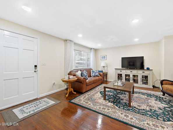 8 Barnstable Lane, Stamford CT 06907