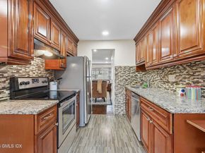 8 Barnstable Lane, Stamford CT 06907