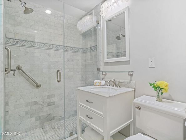 2 Putnam Hill 1F, Greenwich CT 06830