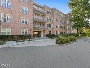 2 Putnam Hill 1F, Greenwich CT 06830