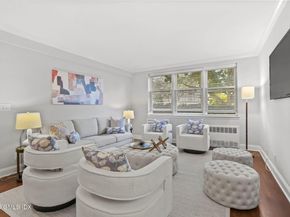 2 Putnam Hill 1F, Greenwich CT 06830