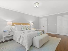2 Putnam Hill 1F, Greenwich CT 06830