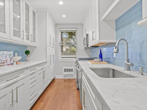 2 Putnam Hill 1F, Greenwich CT 06830