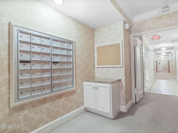 2 Putnam Hill 1F, Greenwich CT 06830