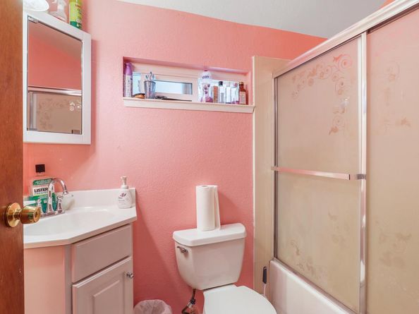 25 Redding Place, Oakland CA 94619