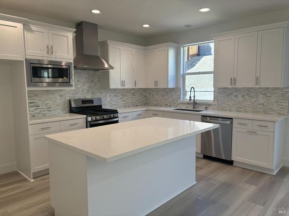 231 Echols Drive, Martinez CA 94553