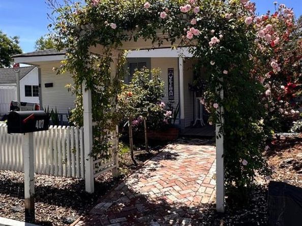 407 Pine Street, Capitola CA 95010