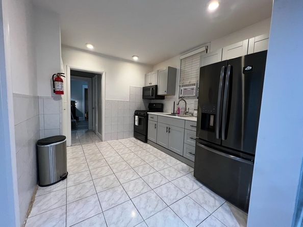 1611 71st St, North Bergen NJ 07047
