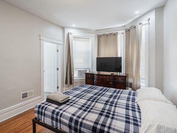257 Woodlawn Ave, Jersey City NJ 07305