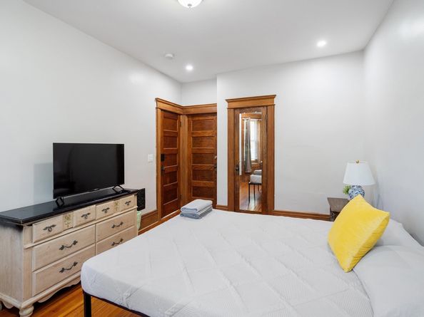 257 Woodlawn Ave, Jersey City NJ 07305