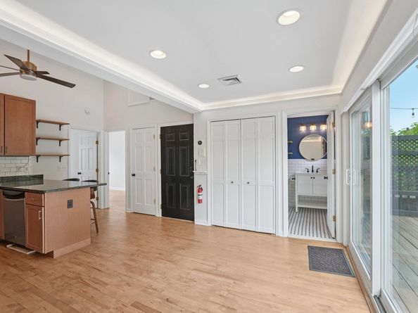 54 47th St 3, Weehawken NJ 07086-7156