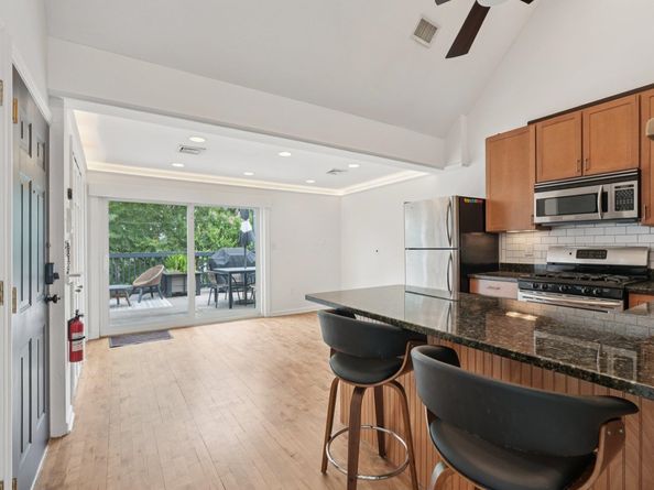54 47th St 3, Weehawken NJ 07086-7156