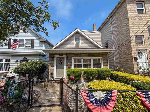 9005 Durham Ave, North Bergen NJ 07047