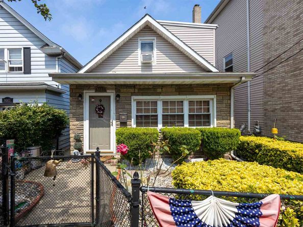 9005 Durham Ave, North Bergen NJ 07047