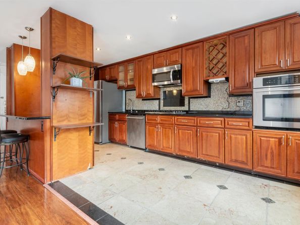 6010 Blvd East 37, West New York NJ 07093