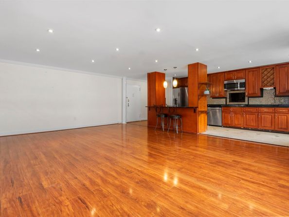 6010 Blvd East 37, West New York NJ 07093