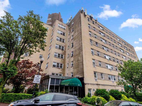 6010 Blvd East 37, West New York NJ 07093