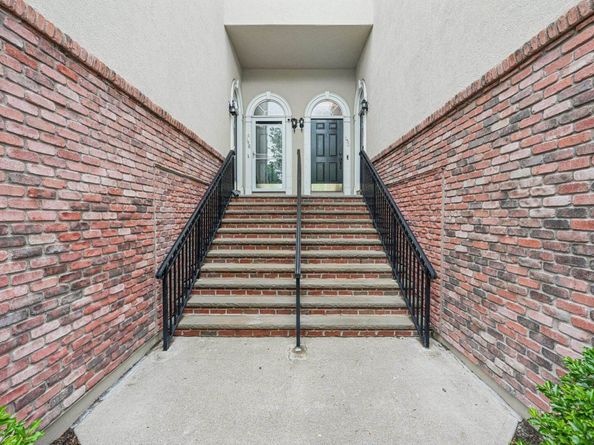150 Blue Heron Dr, Secaucus NJ 07094