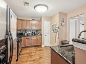 150 Blue Heron Dr, Secaucus NJ 07094