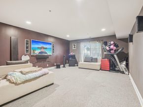 150 Blue Heron Dr, Secaucus NJ 07094