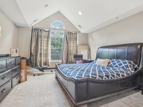150 Blue Heron Dr, Secaucus NJ 07094