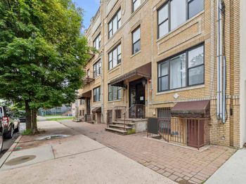 79 Crescent Ave