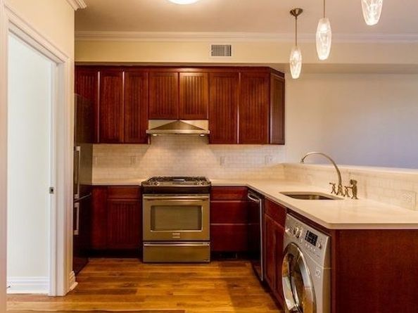 385 1st St, Jersey City NJ 07302