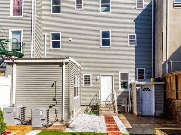 385 1st St, Jersey City NJ 07302