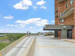Harmon Cove Tower 426, Secaucus NJ 07094
