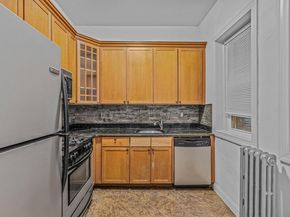 300 2nd St 2, Jersey City NJ 07302