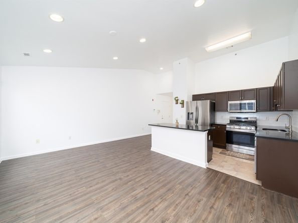 3 Soho Dr 108, Jersey City NJ 07305
