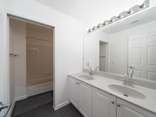 3 Soho Dr 108, Jersey City NJ 07305