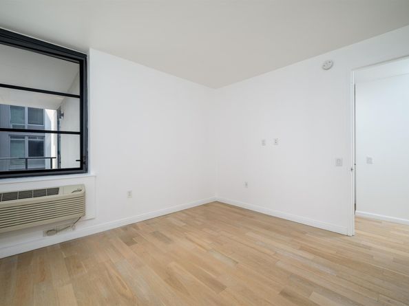 160 1st St 1013, Jersey City NJ 07302