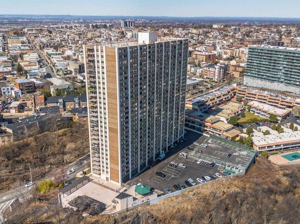 250 Gorge Rd 25J, Cliffside Park NJ 07010