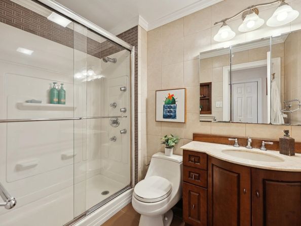 205 Shearwater Ct West 22, Jersey City NJ 07305