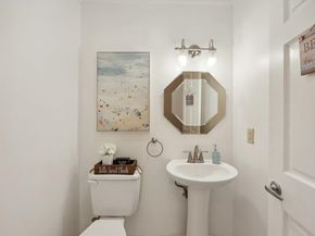 205 Shearwater Ct West 22, Jersey City NJ 07305