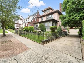 20 75th St, North Bergen NJ 07047
