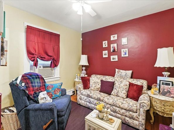 20 75th St, North Bergen NJ 07047