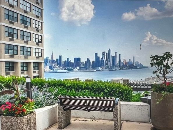 7004 Blvd East 38G, Guttenberg NJ 07093