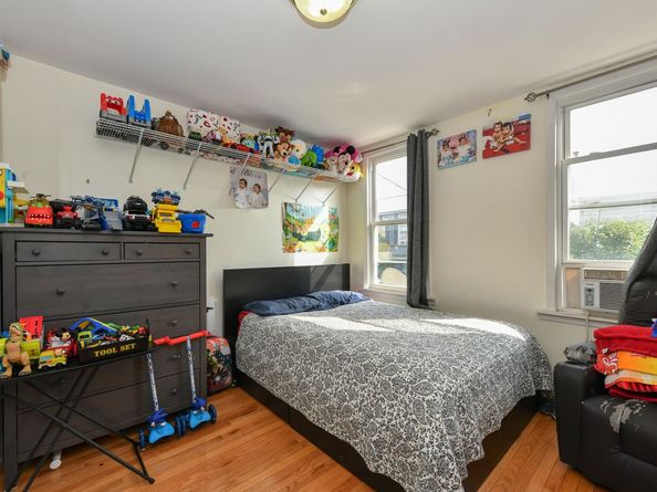 416 41st St, Union City NJ 07087
