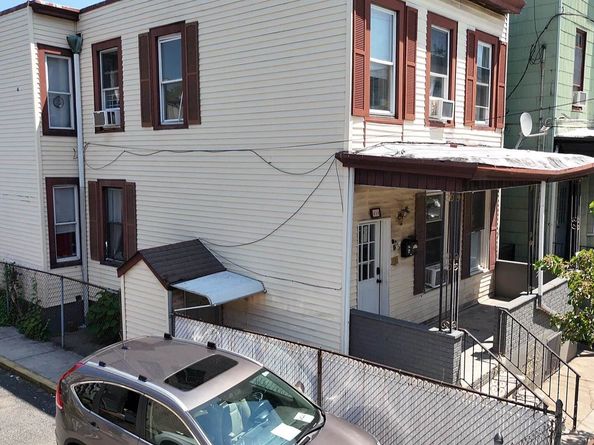 416 41st St, Union City NJ 07087